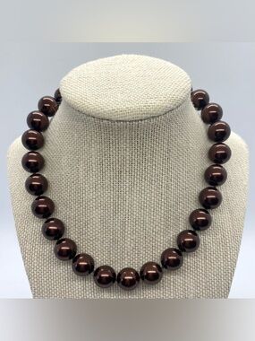Vintage Brown Pearl Beaded Necklace Grandmillenial Preppy Opulent Classic